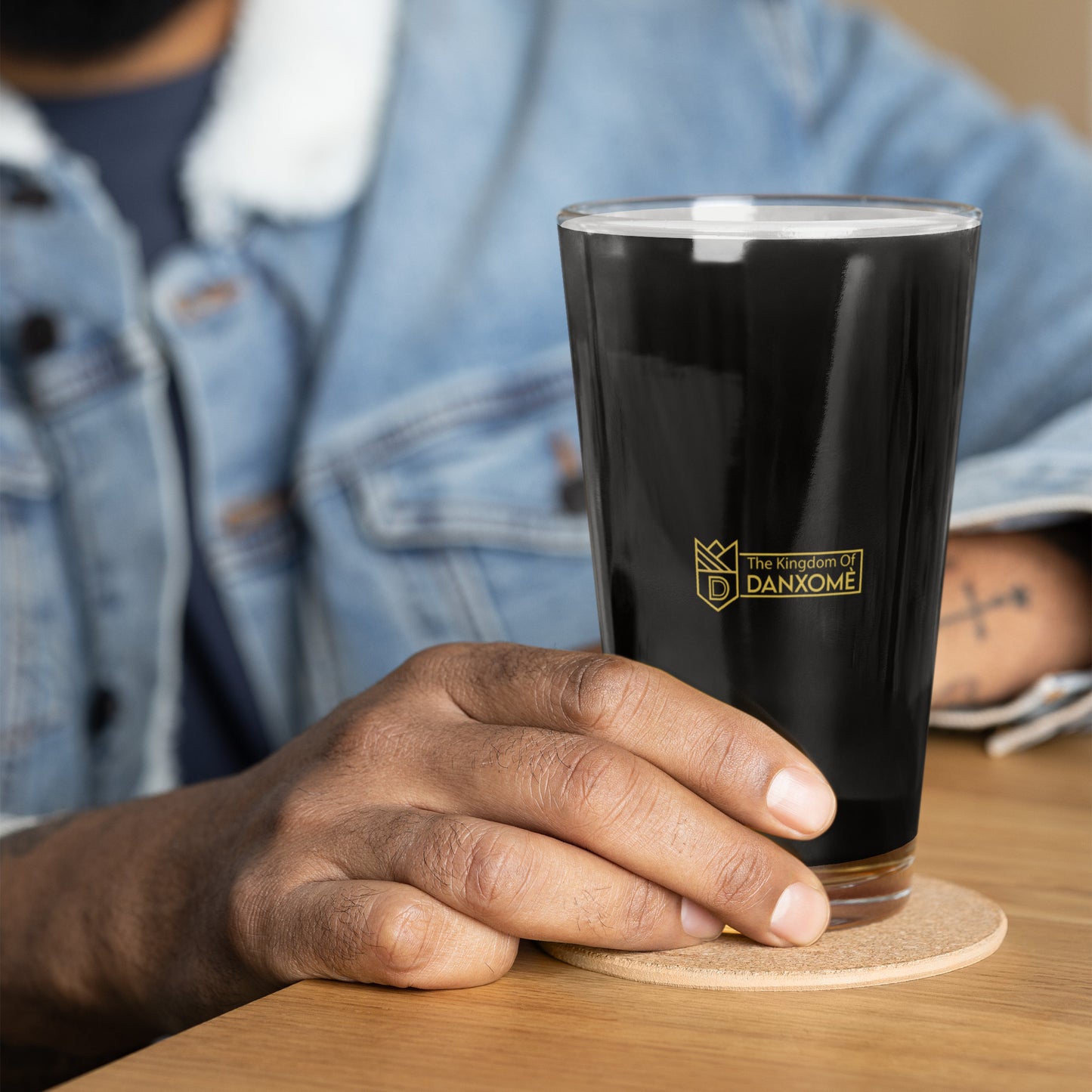 Shaker pint glass